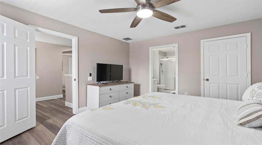 KISSIMMEE, Florida 34747, 6 Bedrooms Bedrooms, ,4 BathroomsBathrooms,Residential,For Sale,BASNETT,0,MFRO6416299