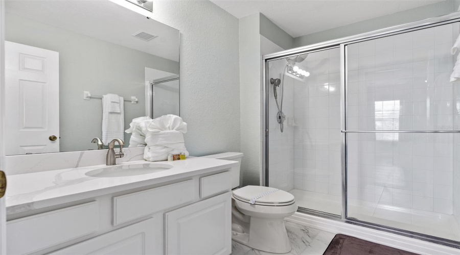 KISSIMMEE, Florida 34747, 6 Bedrooms Bedrooms, ,4 BathroomsBathrooms,Residential,For Sale,BASNETT,0,MFRO6416299