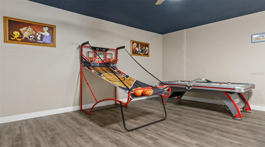 KISSIMMEE, Florida 34747, 6 Bedrooms Bedrooms, ,4 BathroomsBathrooms,Residential,For Sale,BASNETT,0,MFRO6416299
