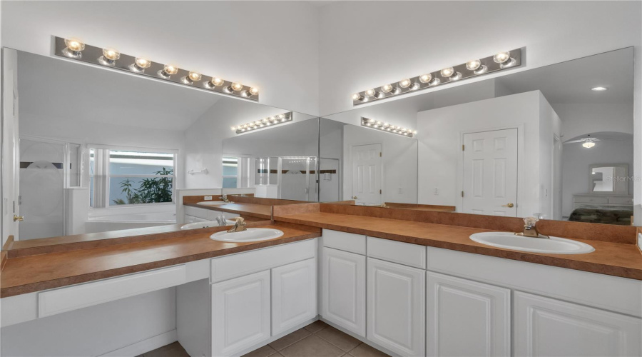 KISSIMMEE, Florida 34746, 4 Bedrooms Bedrooms, ,2 BathroomsBathrooms,Residential,For Sale,CUMBRIAN LAKES,0,MFRO6416389