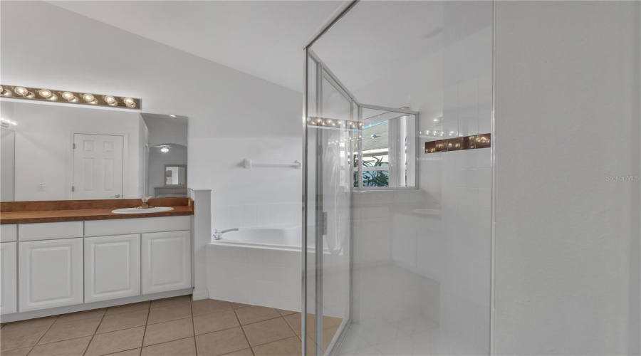 KISSIMMEE, Florida 34746, 4 Bedrooms Bedrooms, ,2 BathroomsBathrooms,Residential,For Sale,CUMBRIAN LAKES,0,MFRO6416389
