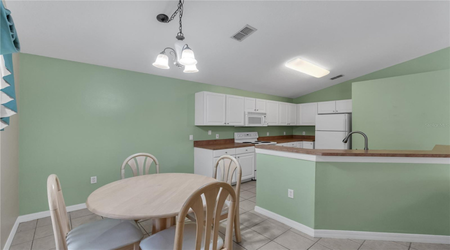 KISSIMMEE, Florida 34746, 4 Bedrooms Bedrooms, ,2 BathroomsBathrooms,Residential,For Sale,CUMBRIAN LAKES,0,MFRO6416389