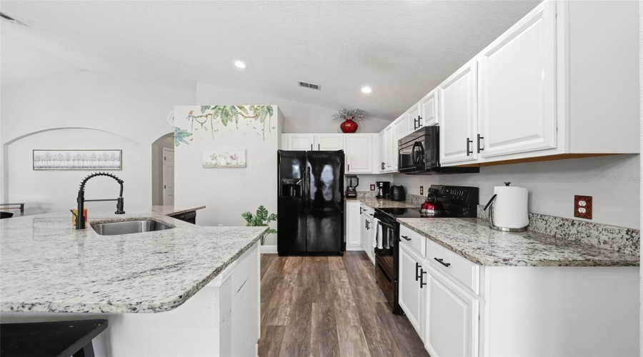 KISSIMMEE, Florida 34746, 4 Bedrooms Bedrooms, ,3 BathroomsBathrooms,Residential,For Sale,CUMBRIAN LAKES,0,MFRO6416489