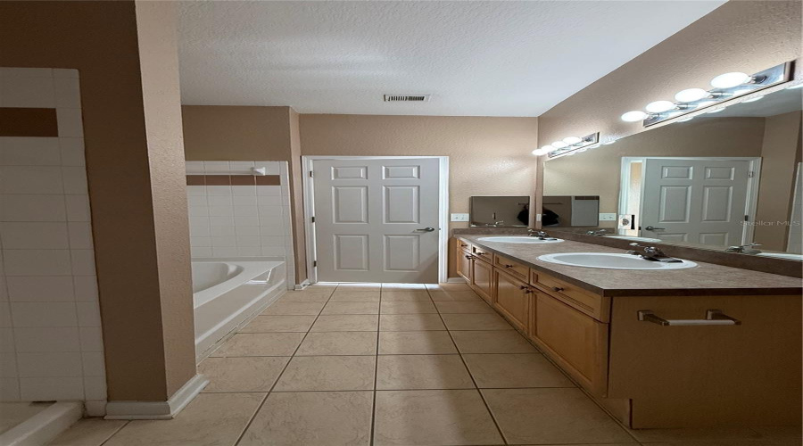 DAVENPORT, Florida 33896, 2 Bedrooms Bedrooms, ,2 BathroomsBathrooms,Residential,For Sale,TERRACE RIDGE,0,MFRS5143378