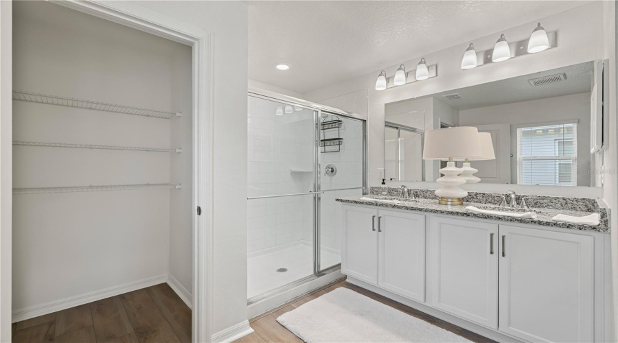 DAVENPORT, Florida 33896, 3 Bedrooms Bedrooms, ,2 BathroomsBathrooms,Residential,For Sale,OVERPOOL,0,MFRS5151132
