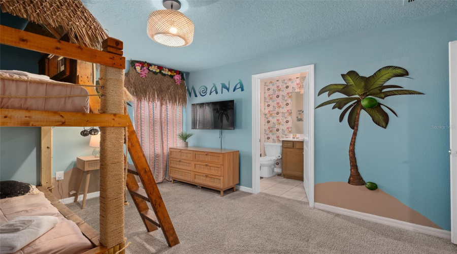bedroom 3  upstairs moana room with en suite bath