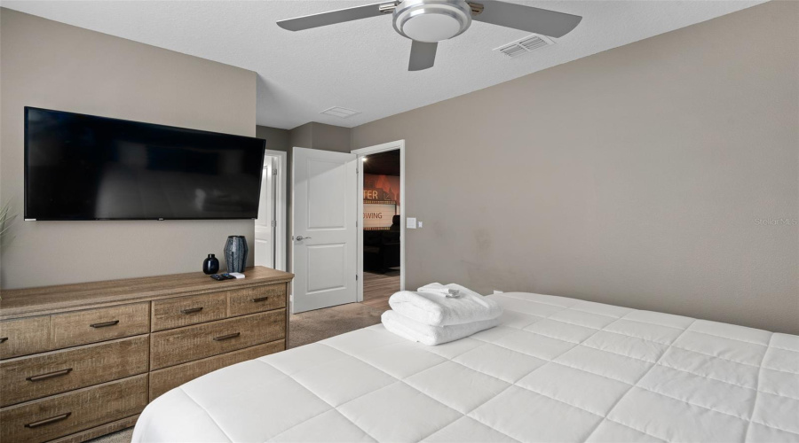 bedroom 4 upstairs  with bathroom 4 en suite