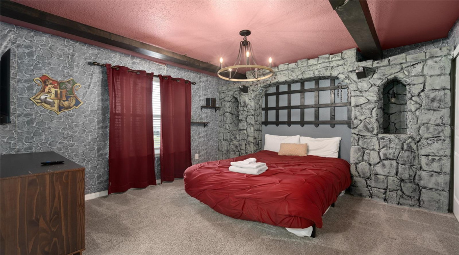 bedroom 5 upstairs  Harry Potter theme with bathroom 5 en suite