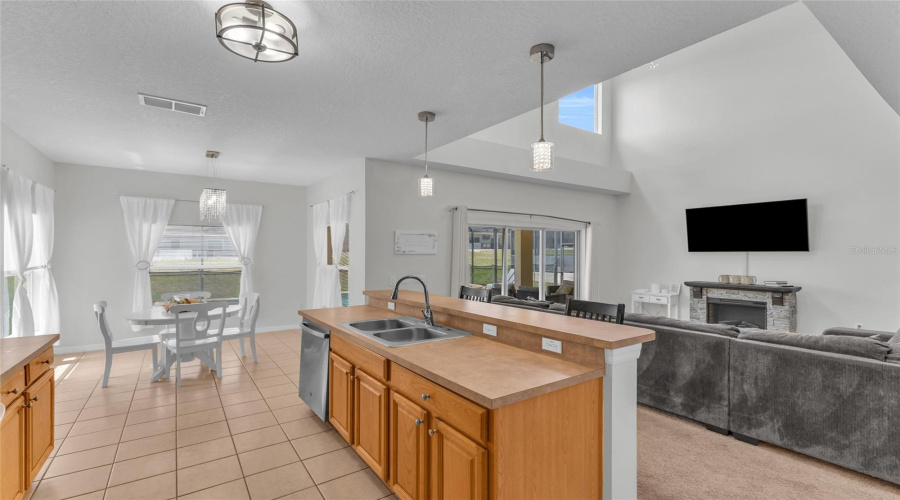 DAVENPORT, Florida 33897, 5 Bedrooms Bedrooms, ,3 BathroomsBathrooms,Residential,For Sale,LANCASTER,0,MFRTB8451603