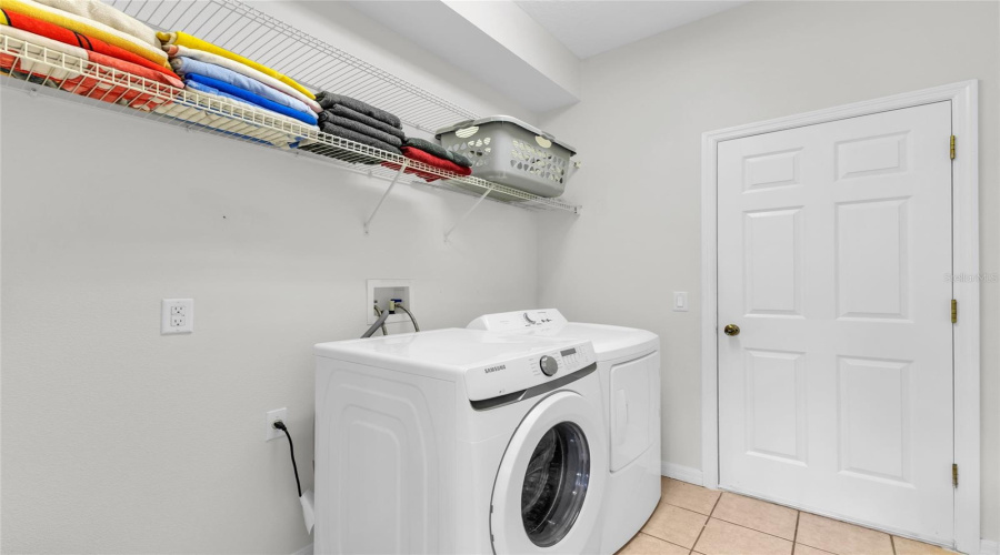 DAVENPORT, Florida 33897, 5 Bedrooms Bedrooms, ,3 BathroomsBathrooms,Residential,For Sale,LANCASTER,0,MFRTB8451603