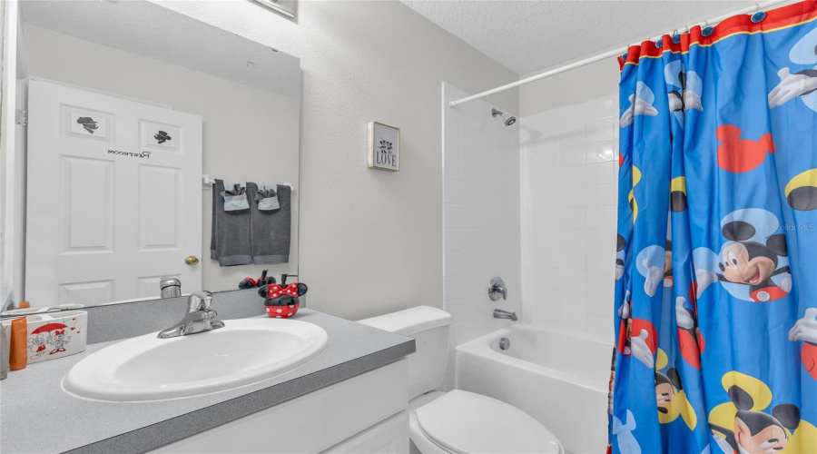 DAVENPORT, Florida 33897, 5 Bedrooms Bedrooms, ,3 BathroomsBathrooms,Residential,For Sale,LANCASTER,0,MFRTB8451603