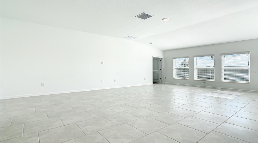 DAVENPORT, Florida 33837, 4 Bedrooms Bedrooms, ,2 BathroomsBathrooms,Residential,For Sale,BURNEY FALLS,0,MFRS5151720