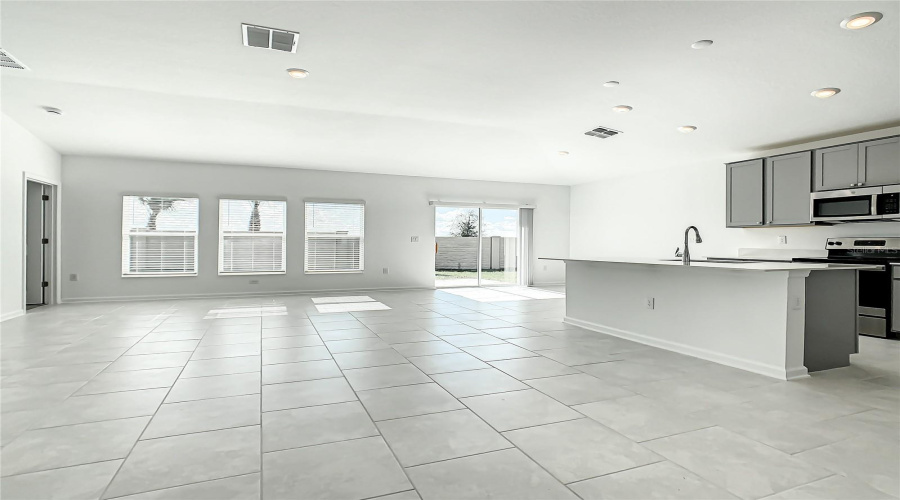DAVENPORT, Florida 33837, 4 Bedrooms Bedrooms, ,2 BathroomsBathrooms,Residential,For Sale,BURNEY FALLS,0,MFRS5151720