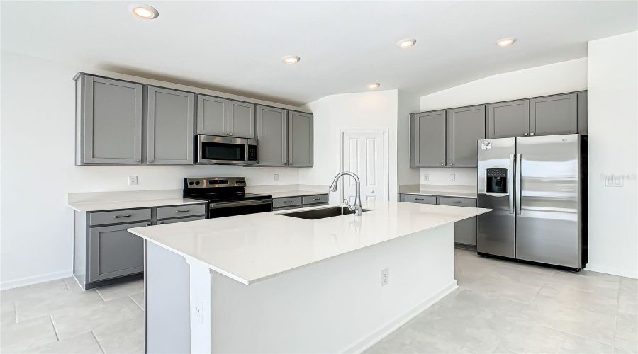 DAVENPORT, Florida 33837, 4 Bedrooms Bedrooms, ,2 BathroomsBathrooms,Residential,For Sale,BURNEY FALLS,0,MFRS5151720