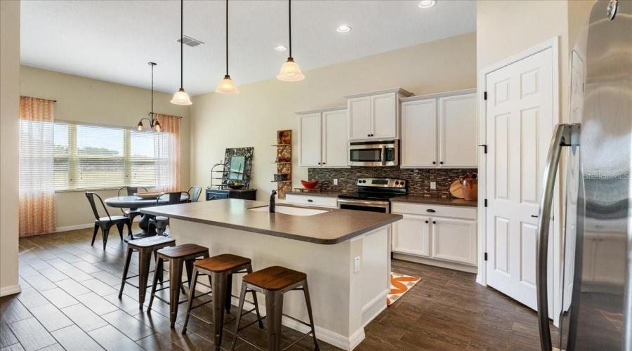 KISSIMMEE, Florida 34746, 3 Bedrooms Bedrooms, ,2 BathroomsBathrooms,Residential,For Sale,BOWFIN,0,MFRS5151840