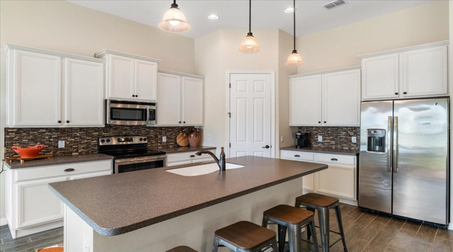 KISSIMMEE, Florida 34746, 3 Bedrooms Bedrooms, ,2 BathroomsBathrooms,Residential,For Sale,BOWFIN,0,MFRS5151840