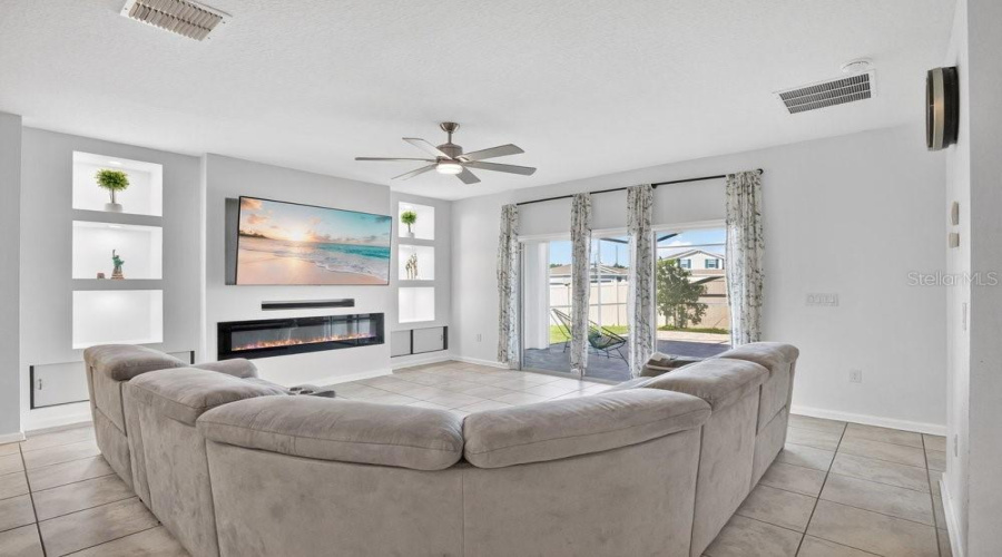 Living Area and sliding doors to back porch.