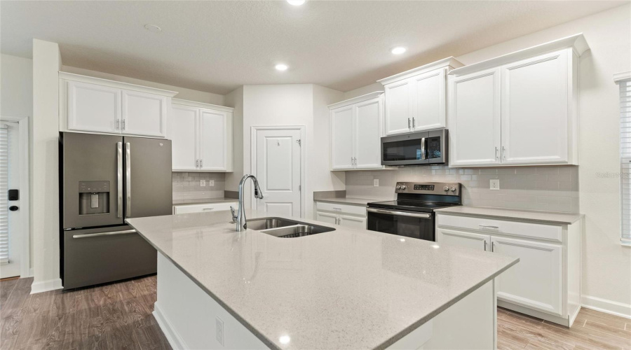 DAVENPORT, Florida 33896, 3 Bedrooms Bedrooms, ,2 BathroomsBathrooms,Residential,For Sale,BETH PAGE,0,MFRS5151718