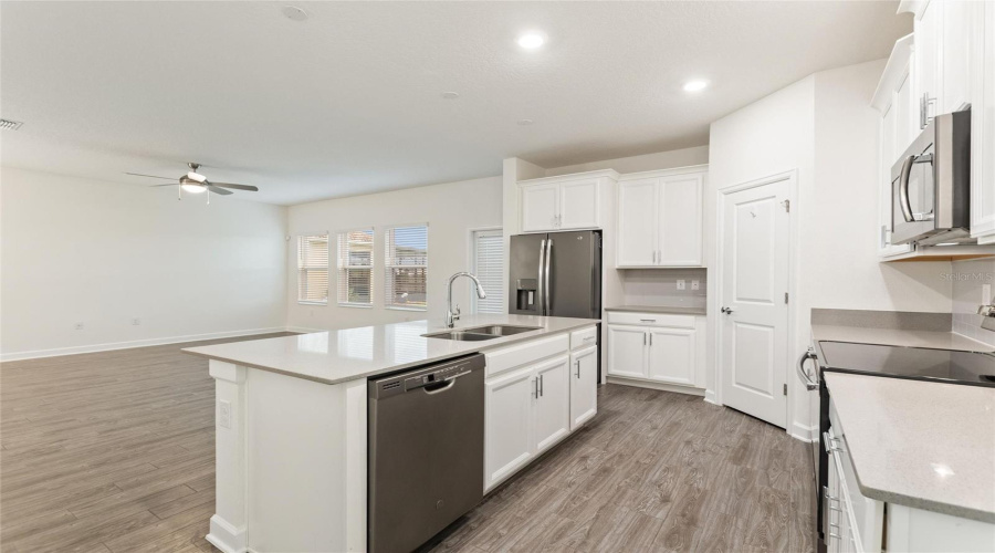 DAVENPORT, Florida 33896, 3 Bedrooms Bedrooms, ,2 BathroomsBathrooms,Residential,For Sale,BETH PAGE,0,MFRS5151718