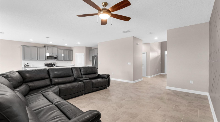 DAVENPORT, Florida 33896, 4 Bedrooms Bedrooms, ,2 BathroomsBathrooms,Residential,For Sale,BETH PAGE LN,0,MFRS5151831