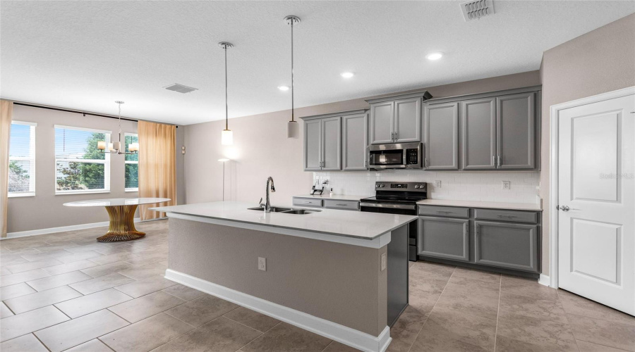 DAVENPORT, Florida 33896, 4 Bedrooms Bedrooms, ,2 BathroomsBathrooms,Residential,For Sale,BETH PAGE LN,0,MFRS5151831