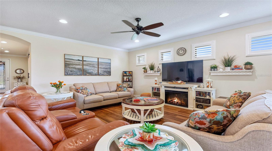DAVENPORT, Florida 33837, 3 Bedrooms Bedrooms, ,2 BathroomsBathrooms,Residential,For Sale,ZAMORA,0,MFRS5151818