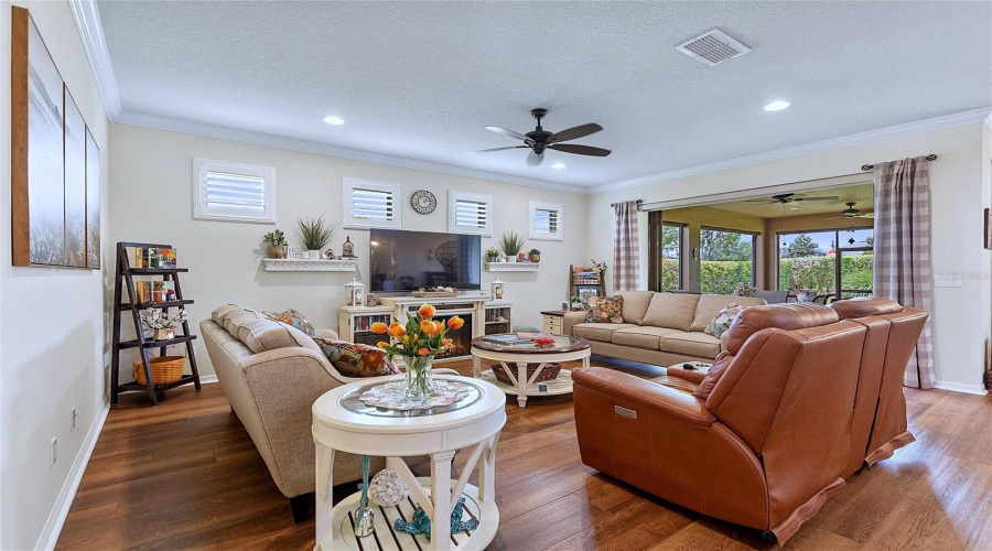 DAVENPORT, Florida 33837, 3 Bedrooms Bedrooms, ,2 BathroomsBathrooms,Residential,For Sale,ZAMORA,0,MFRS5151818