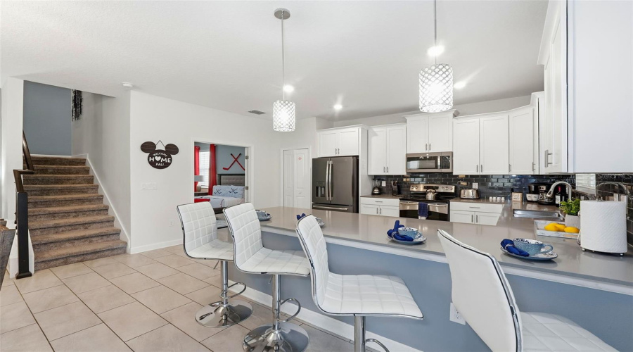 DAVENPORT, Florida 33896, 8 Bedrooms Bedrooms, ,6 BathroomsBathrooms,Residential,For Sale,DROP SHOT,0,MFRGC541195