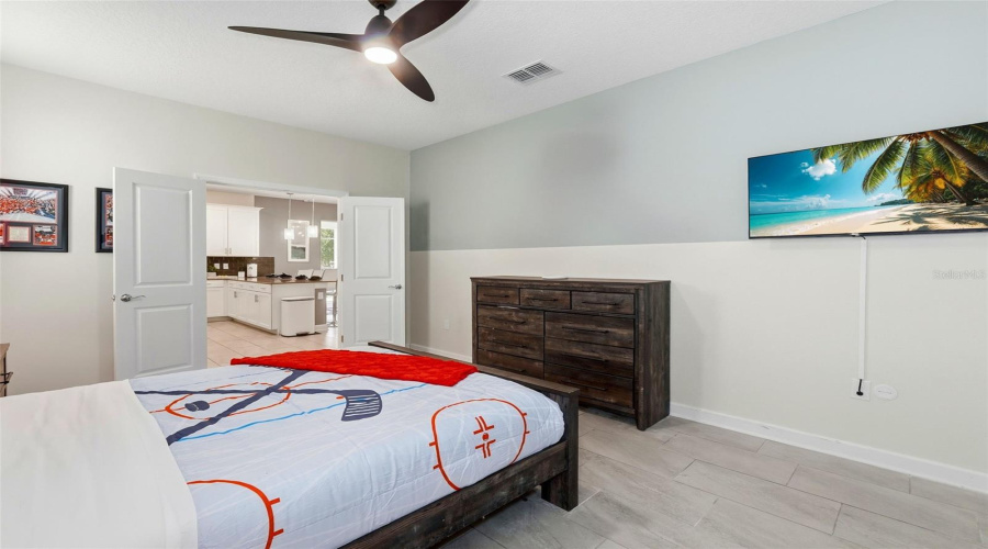 DAVENPORT, Florida 33896, 8 Bedrooms Bedrooms, ,6 BathroomsBathrooms,Residential,For Sale,DROP SHOT,0,MFRGC541195