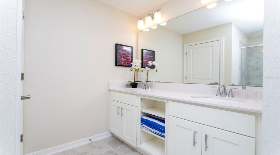 KISSIMMEE, Florida 34746, 2 Bedrooms Bedrooms, ,2 BathroomsBathrooms,Residential,For Sale,PARADOX,0,MFRS5151649