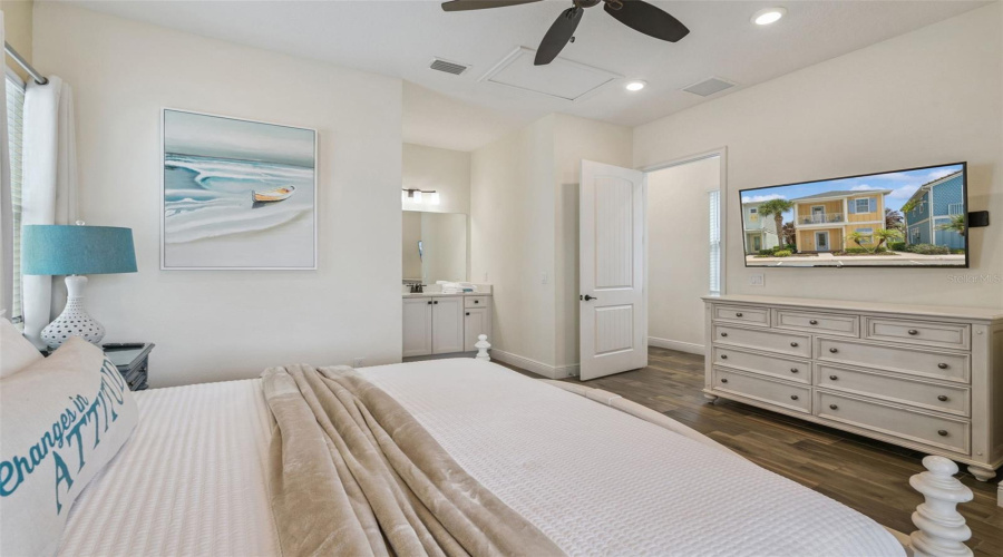 KISSIMMEE, Florida 34747, 2 Bedrooms Bedrooms, ,2 BathroomsBathrooms,Residential,For Sale,KNEE DEEP,0,MFRS5151963