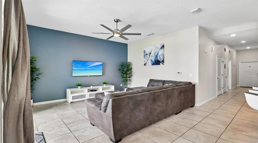 KISSIMMEE, Florida 34746, 2 Bedrooms Bedrooms, ,2 BathroomsBathrooms,Residential,For Sale,PARADOX,0,MFRP4939060