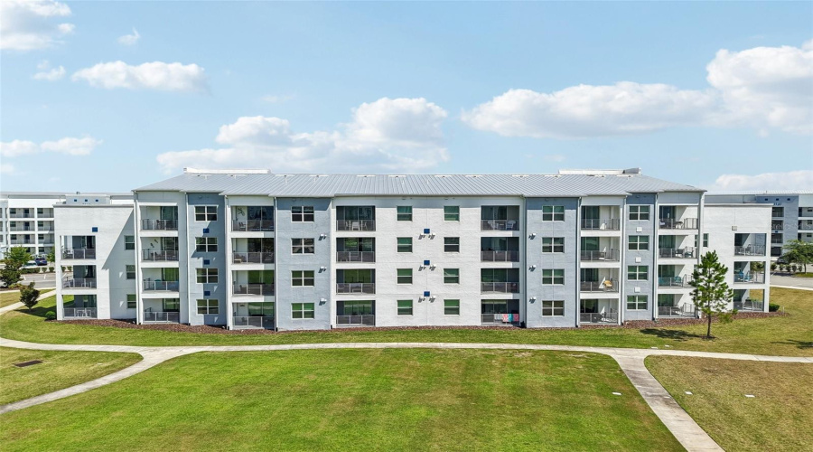KISSIMMEE, Florida 34746, 2 Bedrooms Bedrooms, ,2 BathroomsBathrooms,Residential,For Sale,PARADOX,0,MFRP4939060