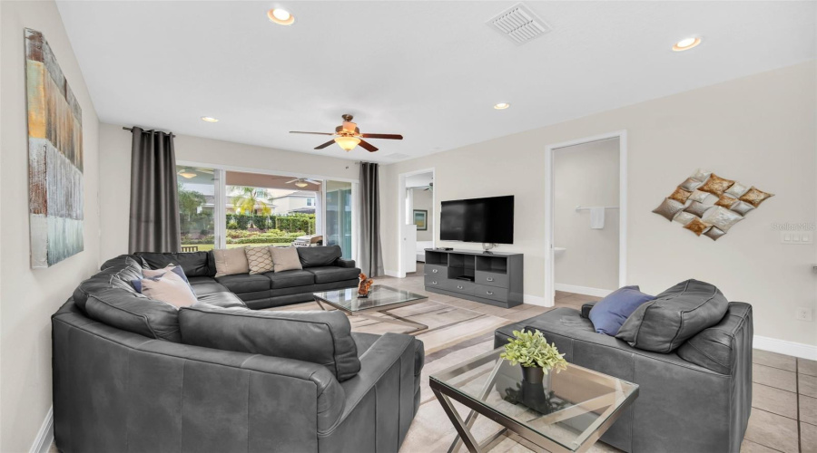 KISSIMMEE, Florida 34747, 6 Bedrooms Bedrooms, ,6 BathroomsBathrooms,Residential,For Sale,BURMA,0,MFRO6416434