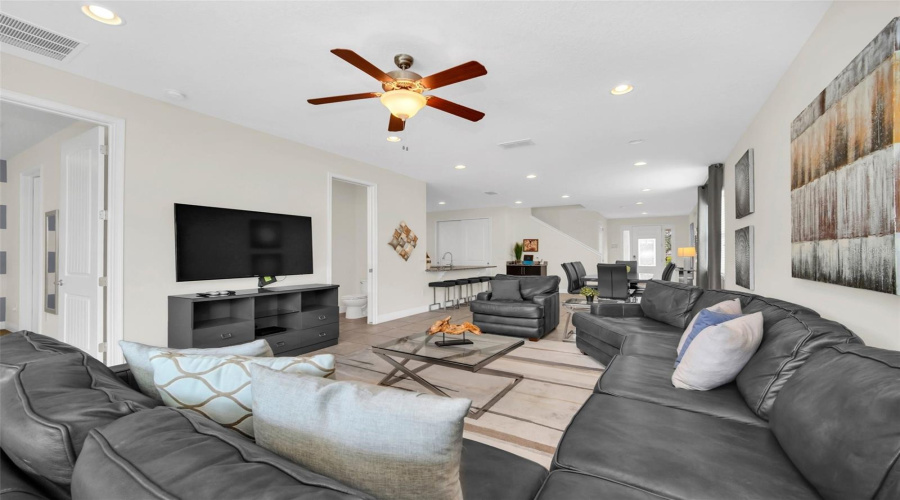 KISSIMMEE, Florida 34747, 6 Bedrooms Bedrooms, ,6 BathroomsBathrooms,Residential,For Sale,BURMA,0,MFRO6416434