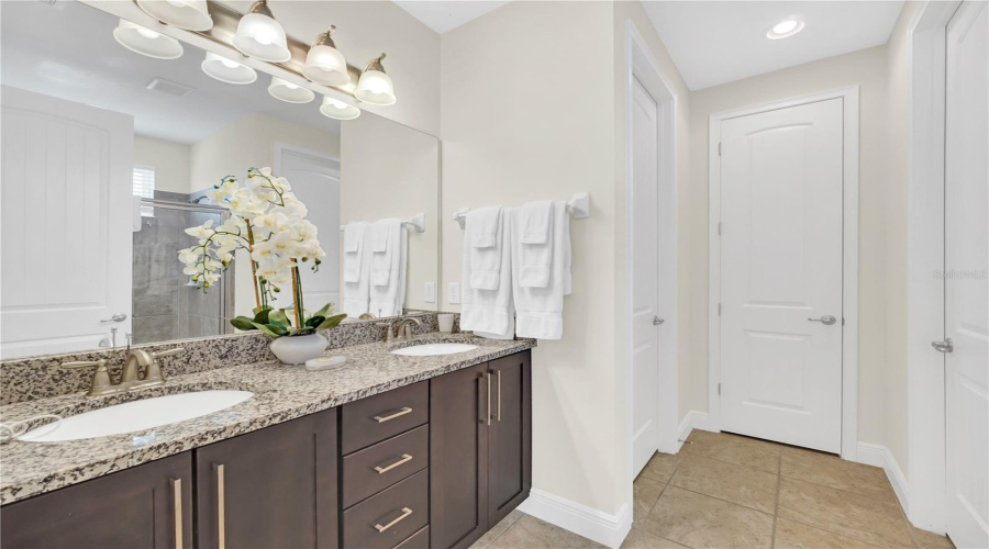 KISSIMMEE, Florida 34747, 6 Bedrooms Bedrooms, ,6 BathroomsBathrooms,Residential,For Sale,BURMA,0,MFRO6416434