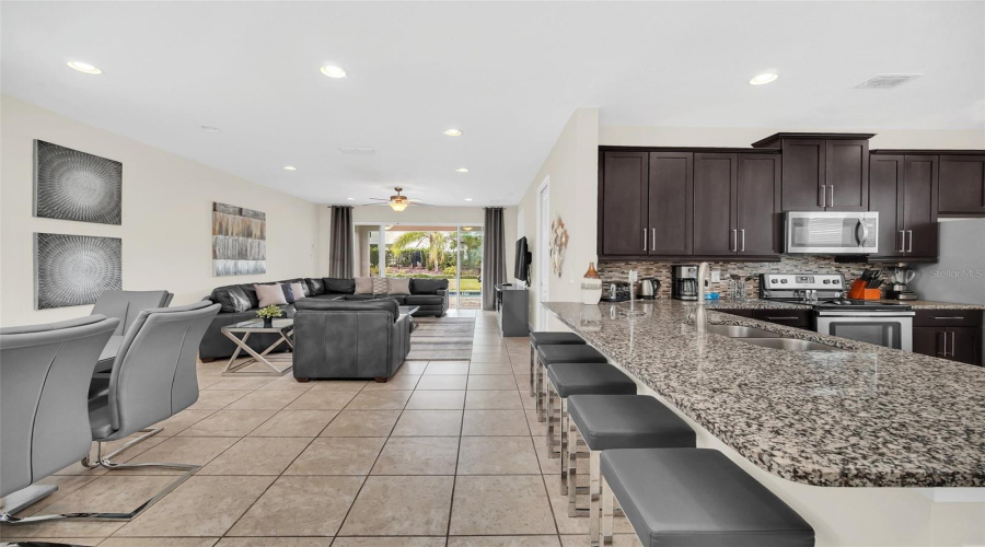 KISSIMMEE, Florida 34747, 6 Bedrooms Bedrooms, ,6 BathroomsBathrooms,Residential,For Sale,BURMA,0,MFRO6416434