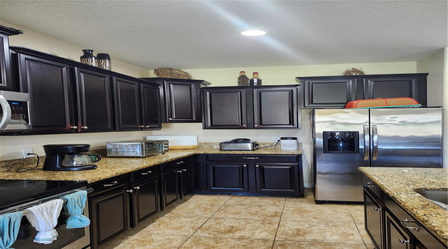 DAVENPORT, Florida 33837, 4 Bedrooms Bedrooms, ,3 BathroomsBathrooms,Residential,For Sale,LAKE SIDE,0,MFRS5149453