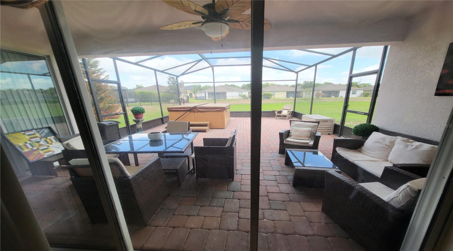 DAVENPORT, Florida 33837, 4 Bedrooms Bedrooms, ,3 BathroomsBathrooms,Residential,For Sale,LAKE SIDE,0,MFRS5149453