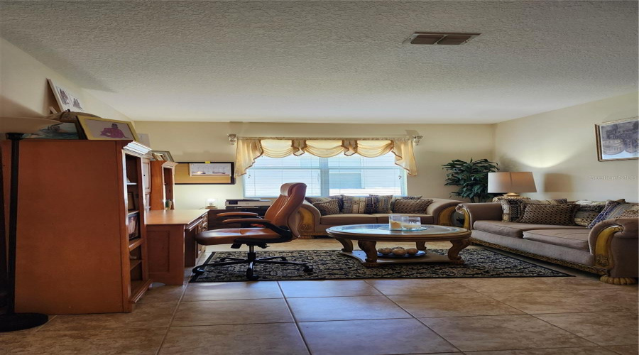 DAVENPORT, Florida 33837, 4 Bedrooms Bedrooms, ,3 BathroomsBathrooms,Residential,For Sale,LAKE SIDE,0,MFRS5149453