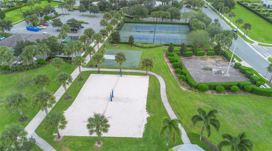 KISSIMMEE, Florida 34747, 8 Bedrooms Bedrooms, ,6 BathroomsBathrooms,Residential,For Sale,FAIRFAX,0,MFRO6416980