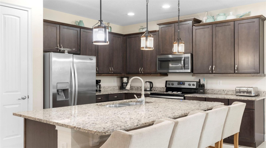 KISSIMMEE, Florida 34747, 8 Bedrooms Bedrooms, ,6 BathroomsBathrooms,Residential,For Sale,FAIRFAX,0,MFRO6416980