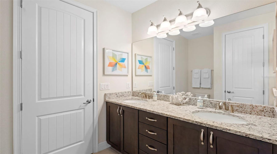 KISSIMMEE, Florida 34747, 8 Bedrooms Bedrooms, ,6 BathroomsBathrooms,Residential,For Sale,FAIRFAX,0,MFRO6416980