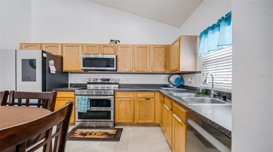 DAVENPORT, Florida 33896, 5 Bedrooms Bedrooms, ,4 BathroomsBathrooms,Residential,For Sale,SANDY RIDGE,0,MFRO6417009