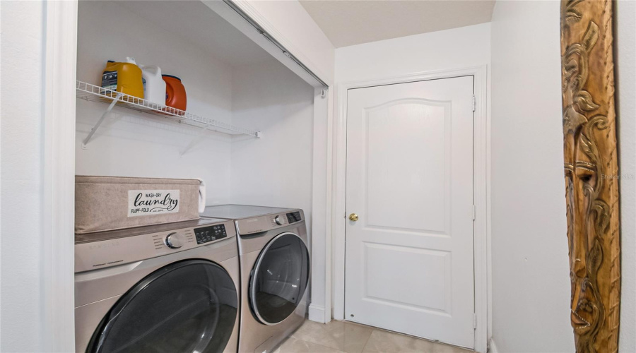 DAVENPORT, Florida 33896, 5 Bedrooms Bedrooms, ,4 BathroomsBathrooms,Residential,For Sale,SANDY RIDGE,0,MFRO6417009