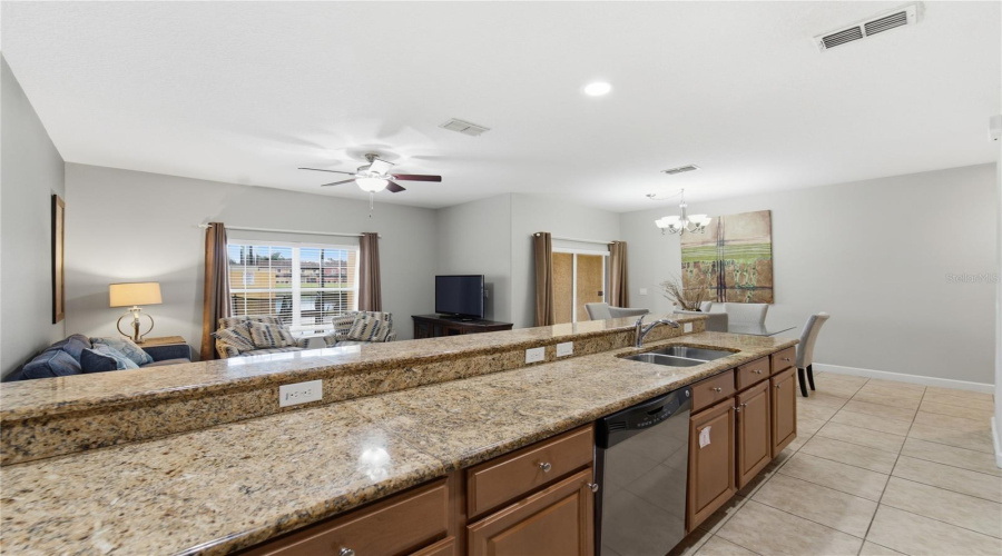 KISSIMMEE, Florida 34747, 4 Bedrooms Bedrooms, ,3 BathroomsBathrooms,Residential,For Sale,BEACH PALM,0,MFRO6416702
