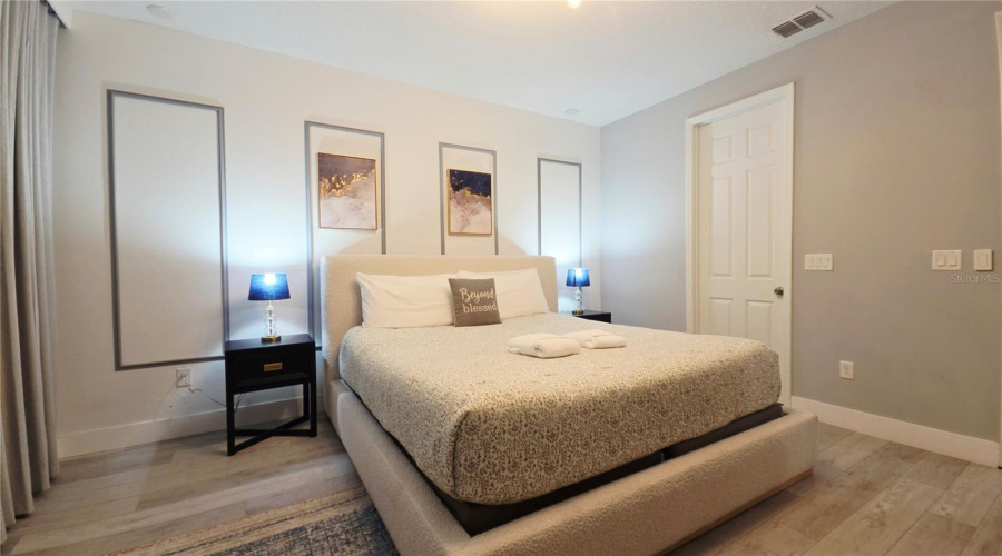 KISSIMMEE, Florida 34747, 6 Bedrooms Bedrooms, ,4 BathroomsBathrooms,Residential,For Sale,PELICAN COVE,0,MFRO6417089