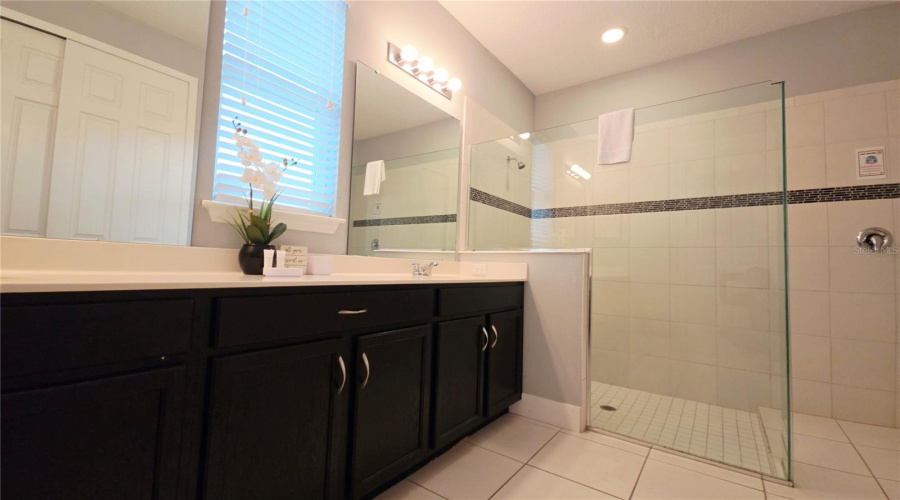 KISSIMMEE, Florida 34747, 6 Bedrooms Bedrooms, ,4 BathroomsBathrooms,Residential,For Sale,PELICAN COVE,0,MFRO6417089
