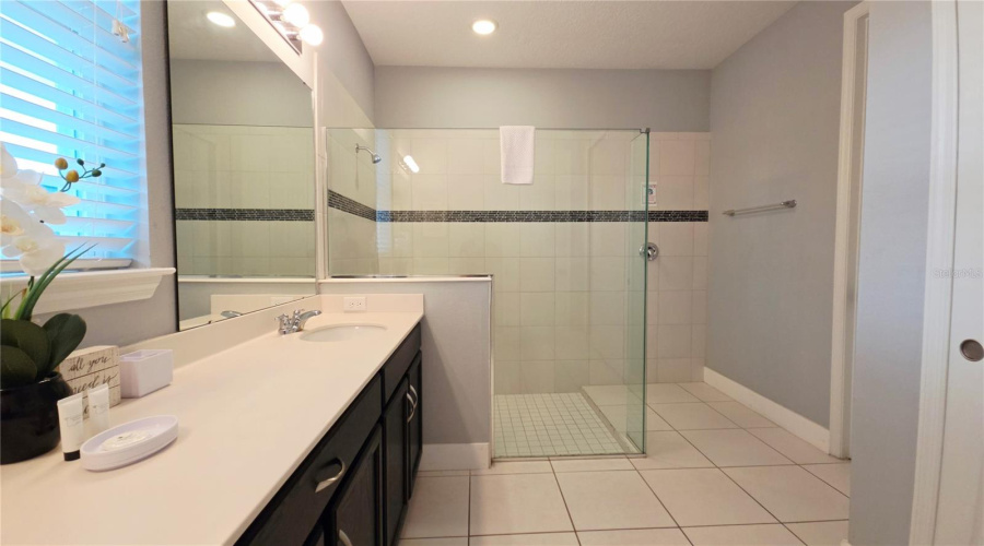 KISSIMMEE, Florida 34747, 6 Bedrooms Bedrooms, ,4 BathroomsBathrooms,Residential,For Sale,PELICAN COVE,0,MFRO6417089