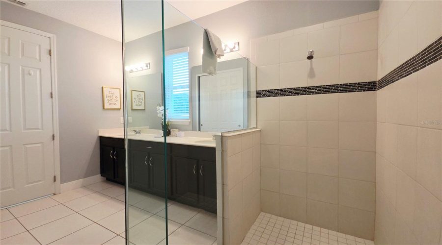 KISSIMMEE, Florida 34747, 6 Bedrooms Bedrooms, ,4 BathroomsBathrooms,Residential,For Sale,PELICAN COVE,0,MFRO6417089